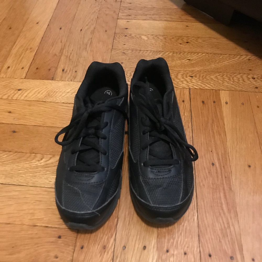 Smartfit black sneakers kids size 3